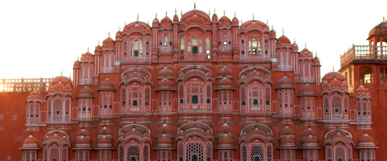 The Ultimate Jaipur Travel Guide: Top 10 Must-Visit Places